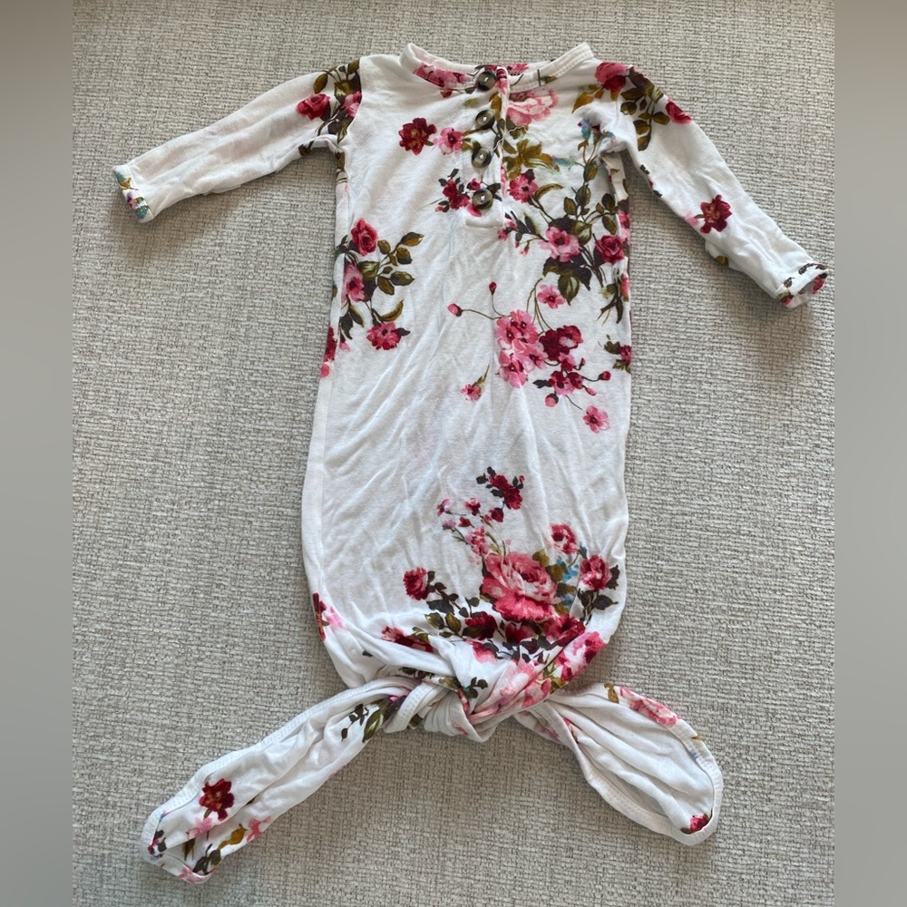Lou Lou newborn tie gown
